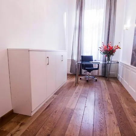 Helvetia Apartment *